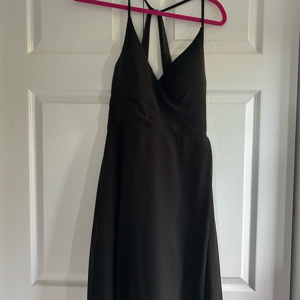 AZAZIE BECCA
Black Sheath V-Neck Chiffon Dress